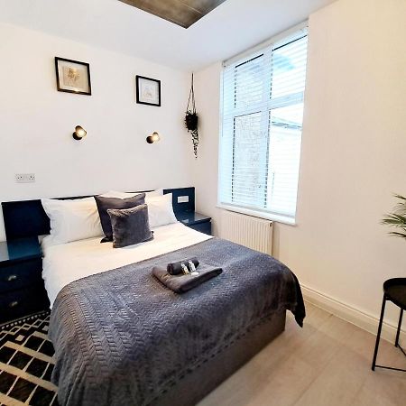 ווטפורד Spacious 3 Bed Apartment, En-Suites, Near Train Station! מראה חיצוני תמונה