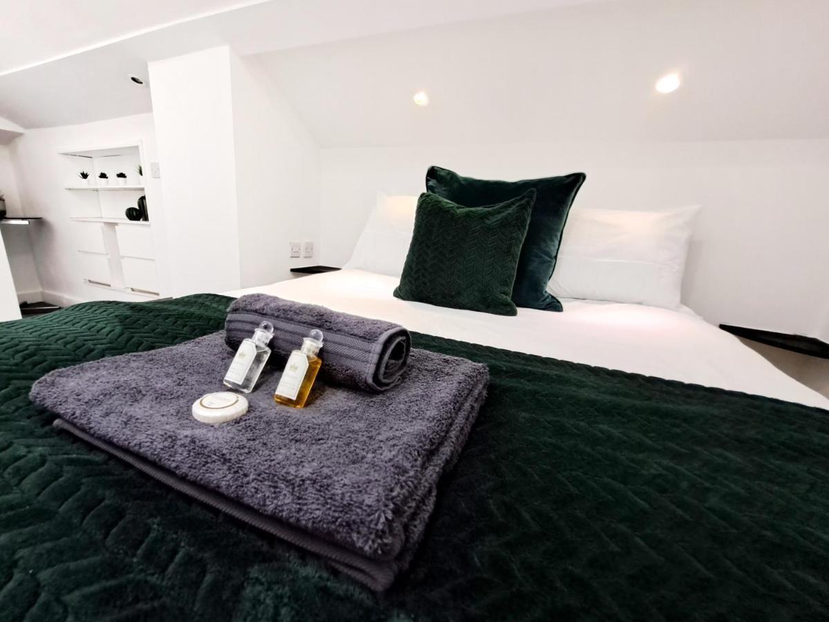 ווטפורד Spacious 3 Bed Apartment, En-Suites, Near Train Station! מראה חיצוני תמונה