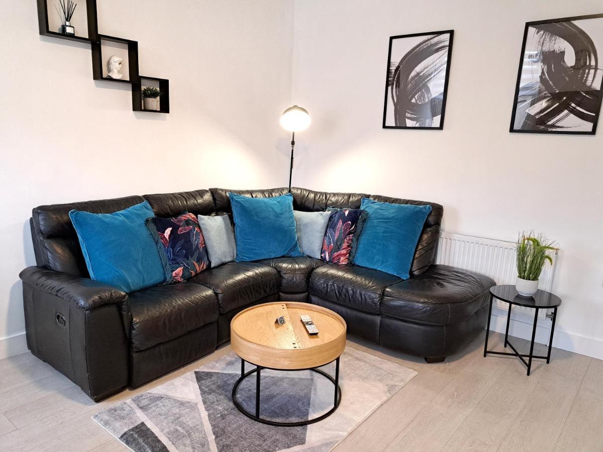 ווטפורד Spacious 3 Bed Apartment, En-Suites, Near Train Station! מראה חיצוני תמונה
